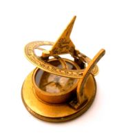 Kompass im Lederetui