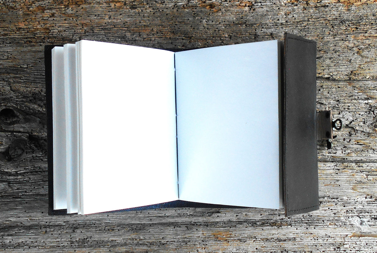 Leder-Notizbuch, handgearbeitet, Tagebuch, Vintage Notizbuch, handgeschöpftes Papier, Skelett-Hand