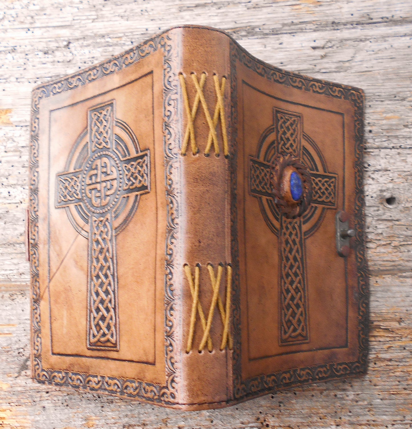 Leder-Notizbuch, handgearbeitet, Tagebuch, Vintage Notizbuch, handgeschöpftes Papier, braun, Keltisches Kreuz