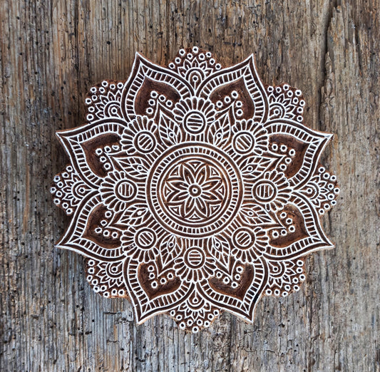 Stoffdruckstempel mit dem Motiv eines indischen Mandala